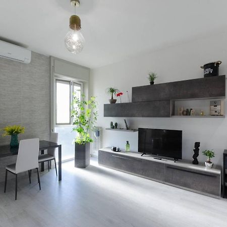 Appartamento moderno San Siro Milano Esterno foto